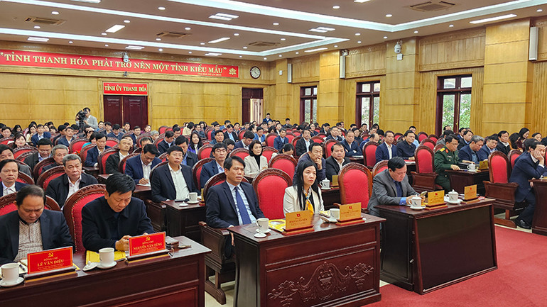 Các đại biểu tham dự hội nghị.