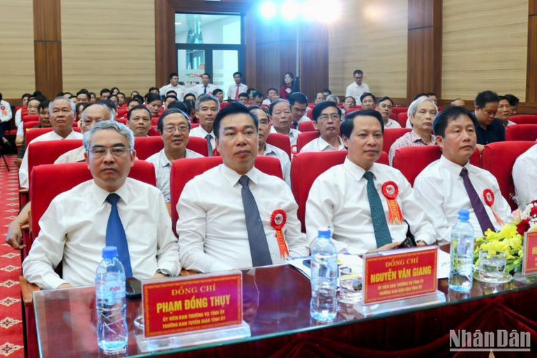 Các đại biểu tham dự lễ kỷ niệm.