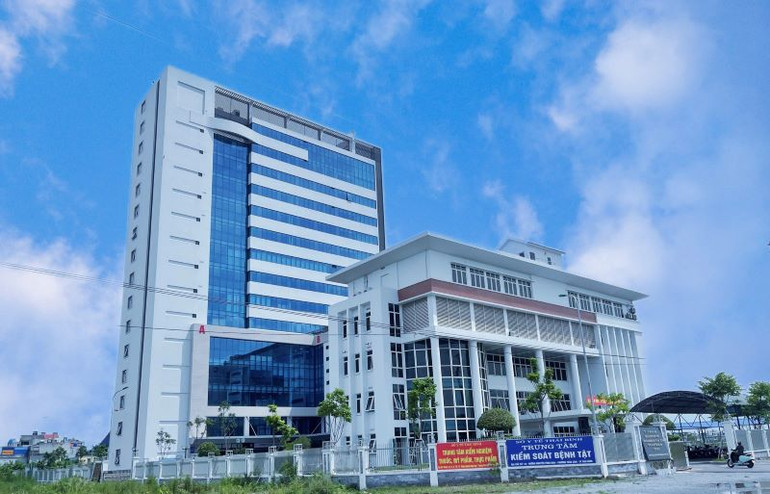 Tòa nhà 15 tầng mới được tỉnh Thái Bình đầu tư, đưa vào sử dụng cho CDC Thái Bình và các đơn vị liên quan. (Ảnh: HOÀNG THÍA)