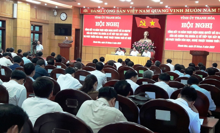 Đại biểu phát biểu, trao đổi tại hội nghị.