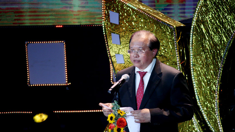 Thứ trưởng Tạ Quang Đông phát biểu bế mạc Liên hoan phim Việt Nam lần thứ 23. Thứ trưởng Tạ Quang Đông phát biểu bế mạc Liên hoan phim Việt Nam lần thứ 23.