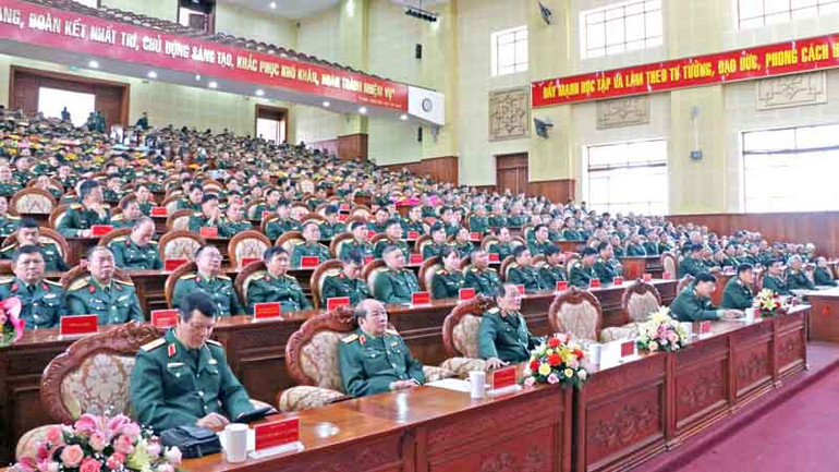 Quang cảnh buổi gặp mặt kỷ niệm 41 năm Ngày Nhà giáo Việt Nam.