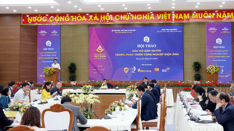 Đại biểu trình bày ý kiến tham luận tại hội thảo. Đại biểu trình bày ý kiến tham luận tại hội thảo.