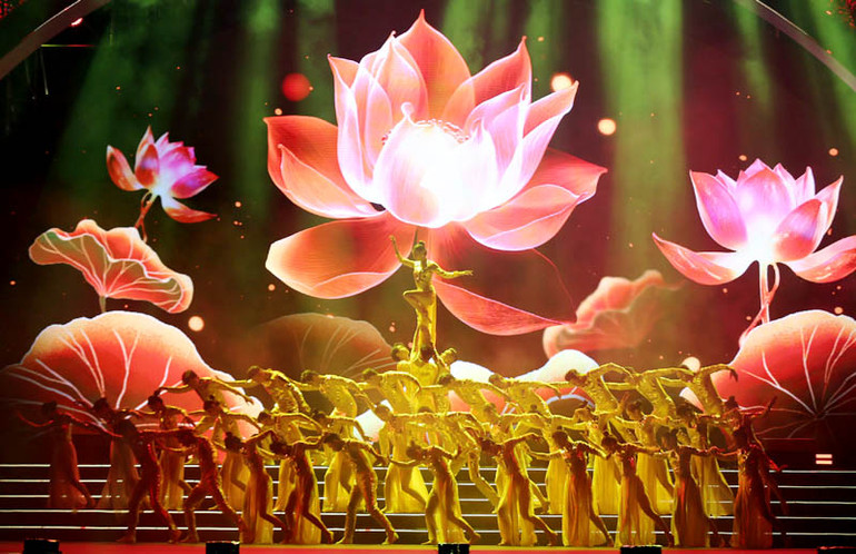 Một tiết mục biểu diễn nghệ thuật trong đêm khai mạc.