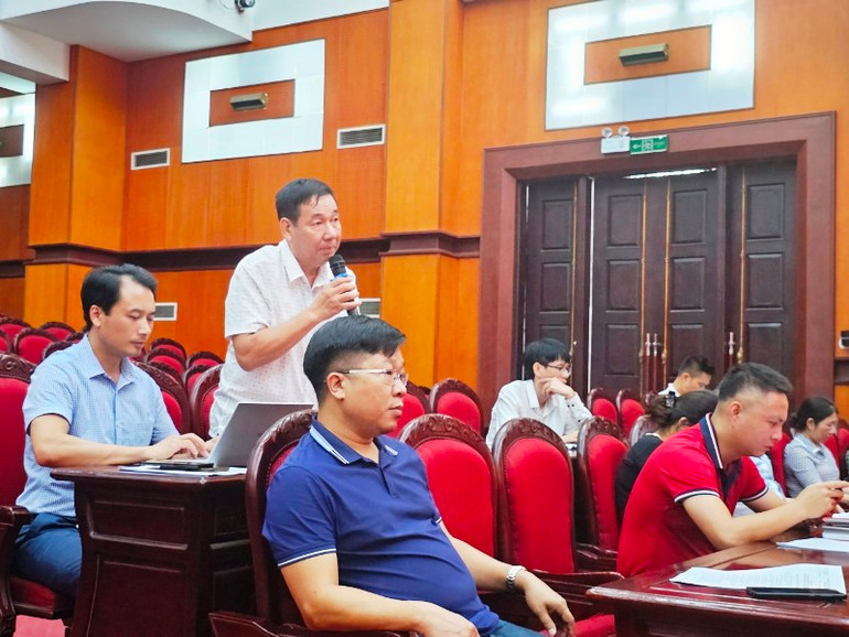 Đại diện Báo Thanh tra phát biểu tại buổi họp báo. Đại diện Báo Thanh tra phát biểu tại buổi họp báo.