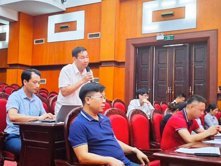 Đại diện Báo Thanh tra phát biểu tại buổi họp báo.