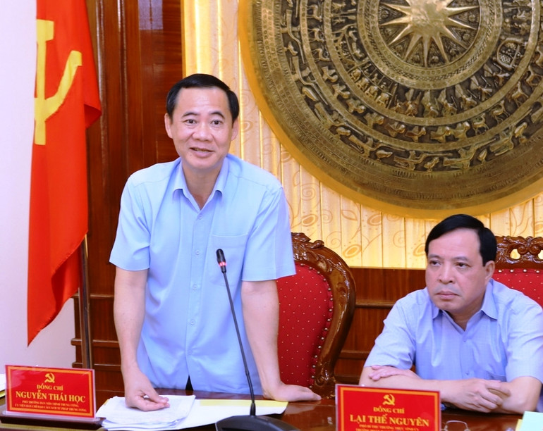 Phó Trưởng Ban Nội chính Trung ương phát biểu tại buổi làm việc. Phó Trưởng Ban Nội chính Trung ương phát biểu tại buổi làm việc.