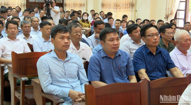 Đông đảo cử tri tại 2 huyện Quỳnh Phụ và Hưng Hà tham dự buổi tiếp xúc cử tri.