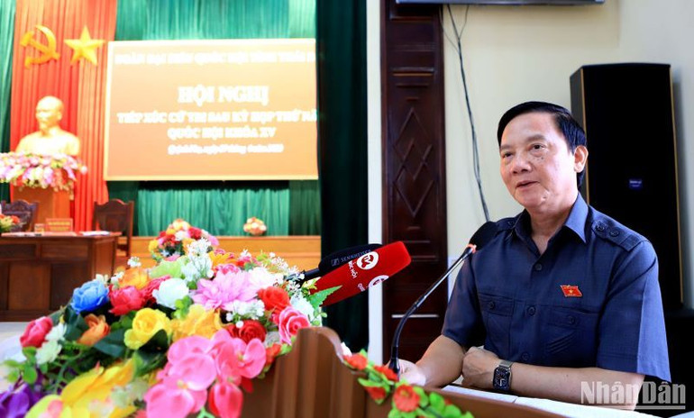 Phó Chủ tịch Quốc hội Nguyễn Khắc Định phân tích, làm rõ những ý kiến, kiến nghị của cử tri tỉnh Thái Bình.