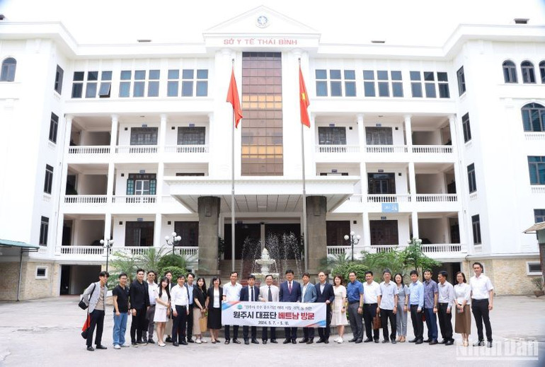 Thành phố Wonju, Quỹ Công nghệ Thiết bị Y tế Wonju là thung lũng công nghệ cao chuyên về thiết bị y tế nằm ở tỉnh Gangwon (Hàn Quốc). Thành phố Wonju, Quỹ Công nghệ Thiết bị Y tế Wonju là thung lũng công nghệ cao chuyên về thiết bị y tế nằm ở tỉnh Gangwon (Hàn Quốc).