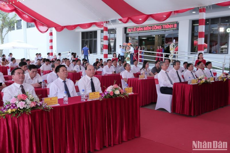 Các đại biểu tham dự sự kiện.