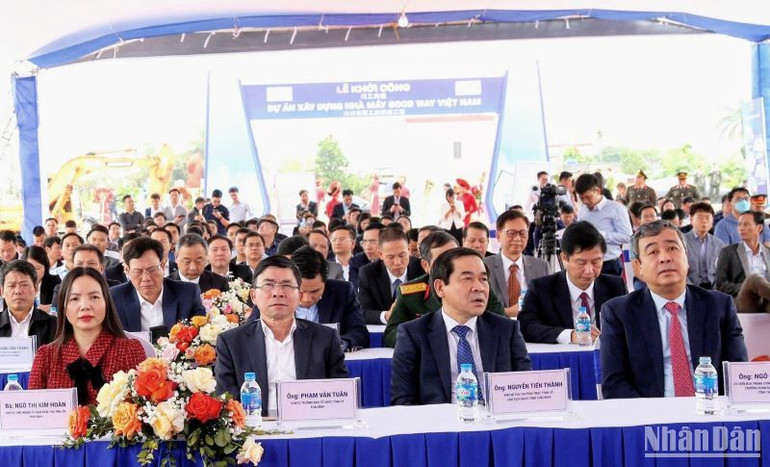 Các đại biểu tham dự Lễ khởi công.