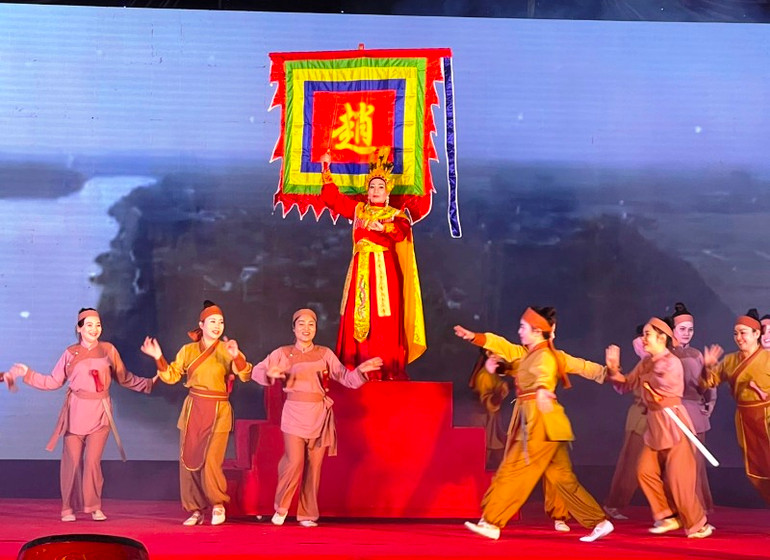 Một cảnh trong chương trình sân khấu hóa về Bà Triệu.