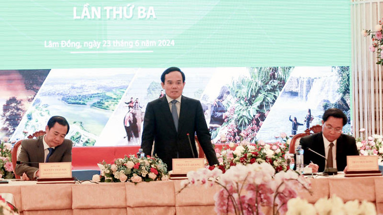 Phó Thủ tướng Trần Lưu Quang phát biểu ý kiến tại hội nghị. Phó Thủ tướng Trần Lưu Quang phát biểu ý kiến tại hội nghị.