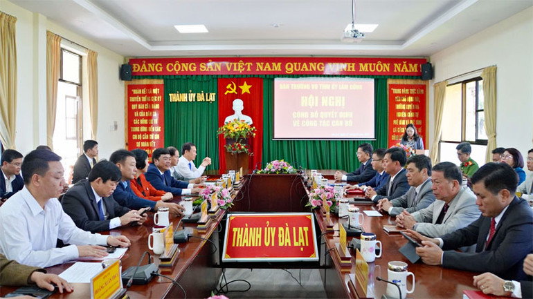 Quang cảnh hội nghị.