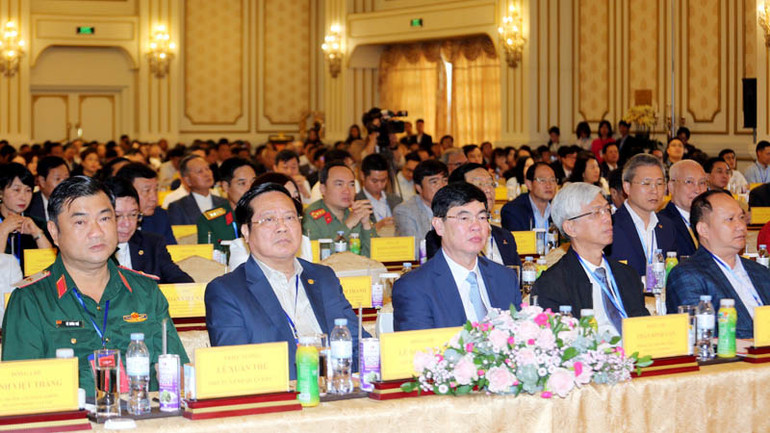 Đại biểu tham dự hội nghị.