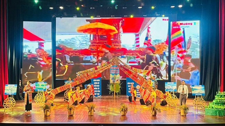Nét đặc trưng về văn hóa ở vùng thượng du Thanh Hóa được tái hiện trong nội dung thi.