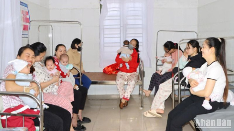 Tỉnh Thái Bình tiếp tục rà soát, tiêm vét cho các trẻ trong diện tiêm chủng phòng chống bệnh sởi năm 2025.