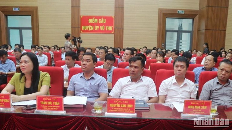 Đến nay, huyện Vũ Thư đã lập danh sách gần 78.000 cử tri để phát phiếu lấy ý kiến.