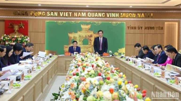 Đồng chí Nguyễn Hữu Nghĩa, Bí thư Tỉnh ủy Hưng Yên phát biểu kết luận hội nghị.