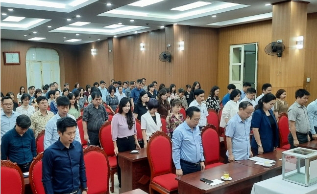 Sở Giáo dục và Đào tạo Hà Nội tưởng niệm các nạn nhân vụ cháy.