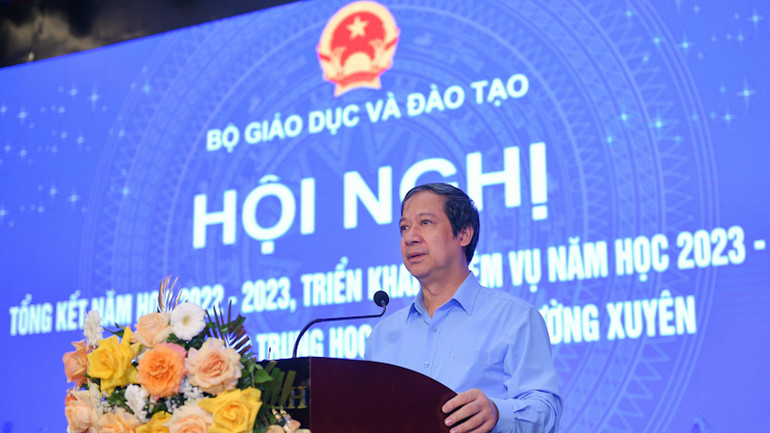 Bộ trưởng Giáo dục và Đào tạo Nguyễn Kim Sơn phát biểu ý kiến