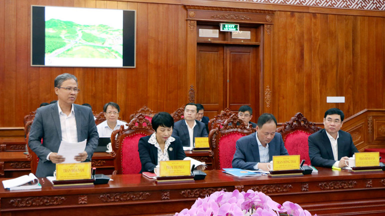 Phó Chủ tịch Ủy ban nhân dân tỉnh Khánh Hòa Trần Hòa Nam thông tin dự án xây dựng cao tốc Nha Trang-Đà Lạt.