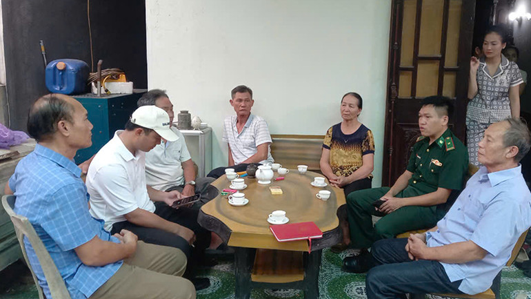 Các cơ quan chức năng động viên gia đình chưa liên lạc được với người thân.