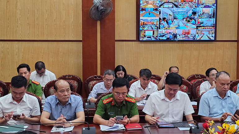 Các ngành, địa phương dự cuộc họp phòng, chống bão số 3 chiều 5/9.