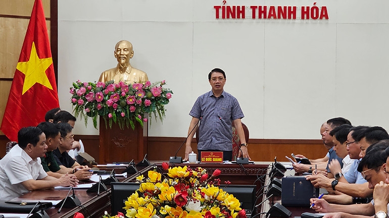 Lãnh đạo tỉnh Thanh Hóa phát biểu tại cuộc họp.
