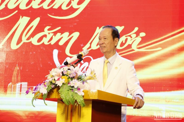 Nghệ nhân, Anh hùng lao động Trần Văn Sen cho biết, sản xuất và kinh doanh ngày càng khó khăn, nhưng lãnh đạo Tập đoàn cùng người lao động quyết tâm vượt khó, nêu cao ý thức tự lực, tự cường.