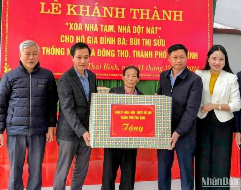 Nhà bà Bùi Thị Sửu ở xã Đông Thọ, thành phố Thái Bình được khánh thành, đưa vào sử dụng với tổng kinh phí 270 triệu đồng.