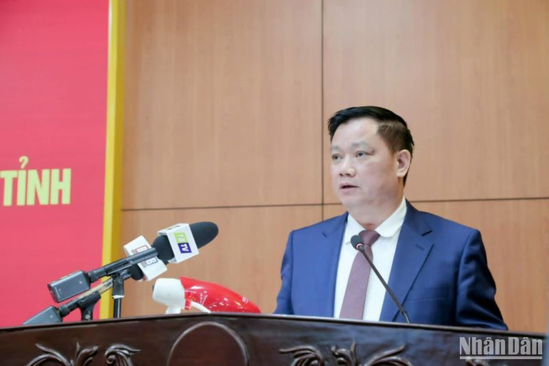 Bí thư Tỉnh ủy Thái Bình Nguyễn Khắc Thận cho biết, địa phương làm xuyên Tết Nguyên đán để khẩn trương thực hiện hiệu quả, nhanh gọn Nghị quyết 18-NQ/TW theo đúng tinh thần chỉ đạo của Trung ương.