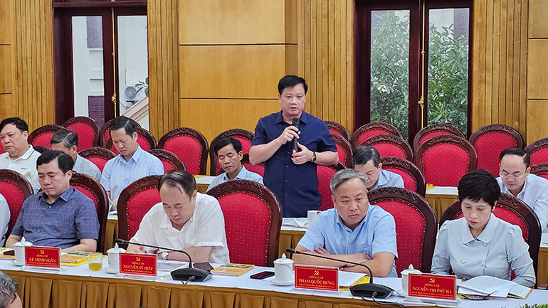 Học viên kiến nghị chia sẻ thêm việc tích tụ, sử dụng hiệu quả tài nguyên đất đai.