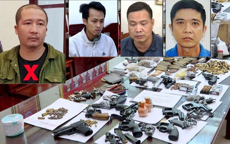 Nguyễn Trần Du (x) và đồng phạm cùng tang vật vụ án.