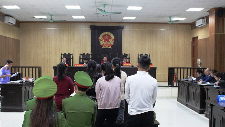 Quang cảnh phiên tòa.