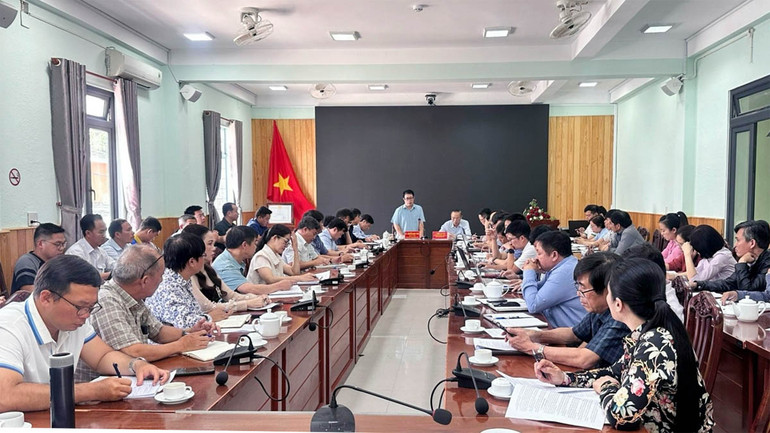 Quang cảnh buổi làm việc.