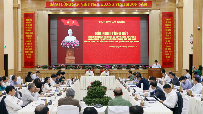 Quang cảnh hội nghị.