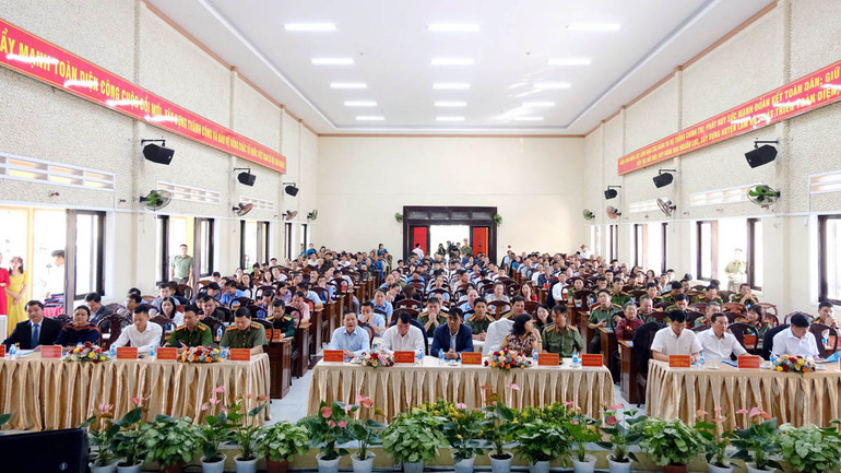 Quang cảnh ngày hội.