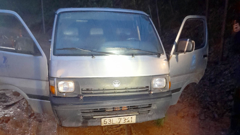 Phương tiện vận chuyển lâm sản trái pháp luật.