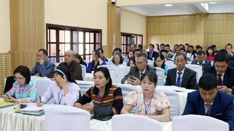 Đại biểu tham dự đại hội.