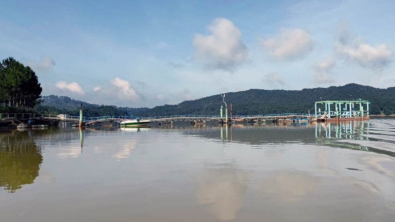 Hồ Đankia-Suối Vàng cung cấp khoảng 60 nghìn m3 nước sinh hoạt cho hai nhà máy xử lý nước để cấp nước cho thành phố Đà Lạt và huyện Lạc Dương.