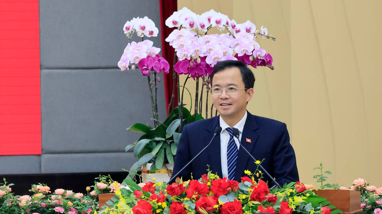 Phó trưởng Ban thường trực Ban Tổ chức Tỉnh ủy Lâm Đồng Nguyễn Văn Lộc thay mặt các đồng chí vừa được bổ nhiệm phát biểu nhận nhiệm vụ.