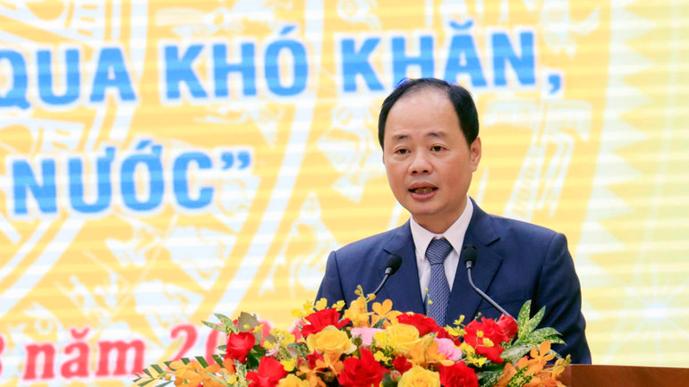 Chủ tịch Ủy ban nhân dân tỉnh Lâm Đồng Trần Hồng Thái phát động đợt thi đua cao điểm: “Đảng bộ, chính quyền, quân và dân tỉnh Lâm Đồng đoàn kết, quyết tâm vượt qua khó khăn, vươn lên cùng đất nước”.