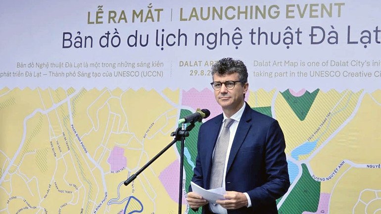 Trưởng đại diện UNESCO tại Việt Nam Jonathan Baker phát biểu tại buổi lễ.