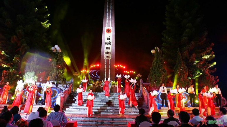 Tiết mục văn nghệ trong Chương trình.