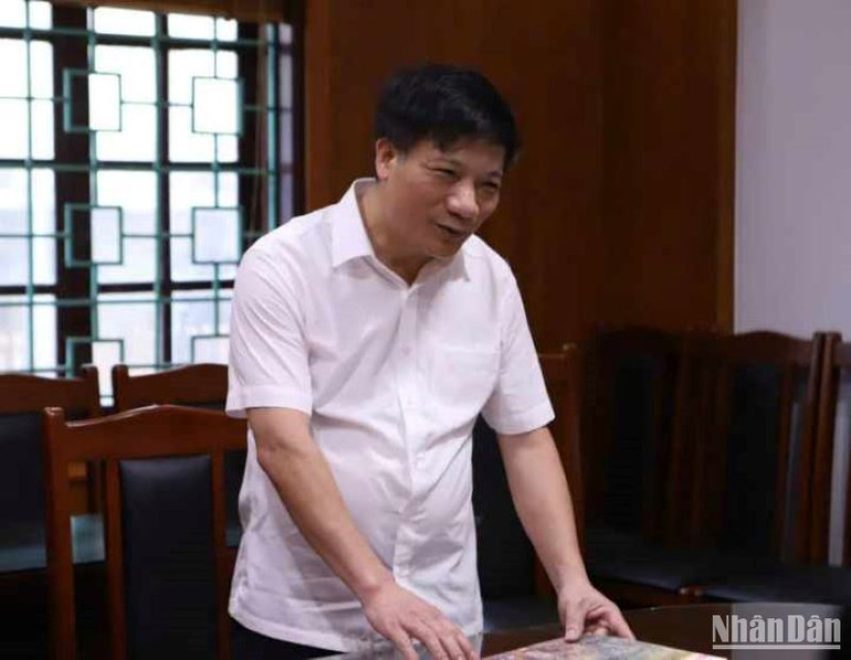 Ông Nguyễn Viết Hiển, Giám đốc Sở Giáo dục và Đào tạo tỉnh Thái Bình bị cách chức.