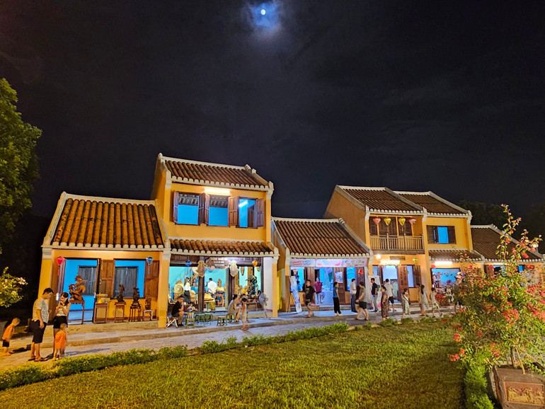 Phố cổ Hội An được phỏng dựng tại thành phố Thanh Hóa.