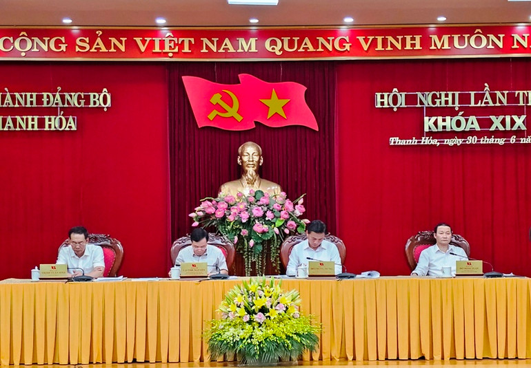 Đoàn chủ tọa, điều hành hội nghị. Đoàn chủ tọa, điều hành hội nghị.