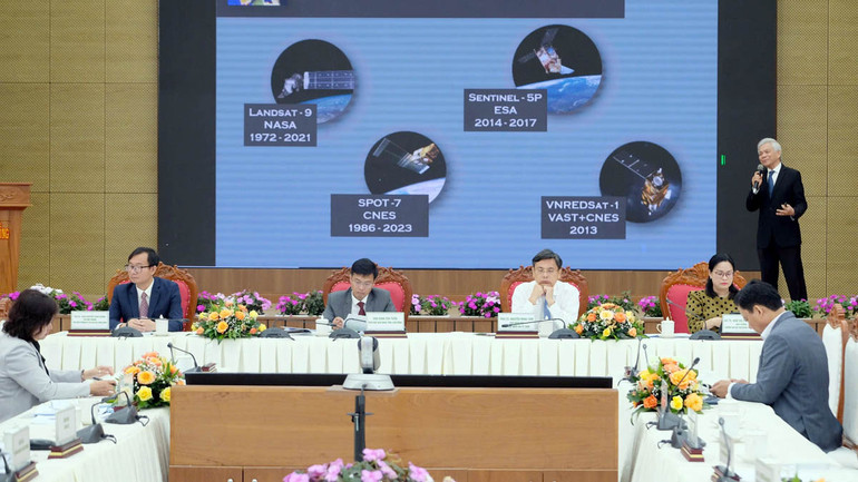 Chuyên gia, nhà khoa học trình bày tham luận tại Hội thảo.